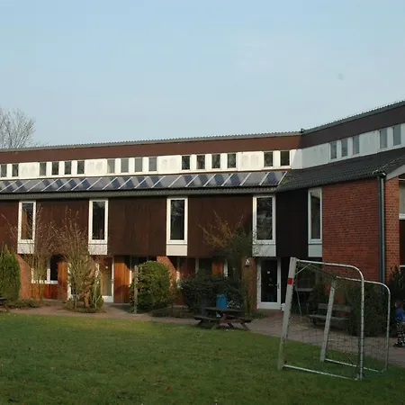 Jugend- Und Bildungsstatte Klingberg Hotell