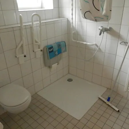 Jugend- Und Bildungsstatte Klingberg Hotell